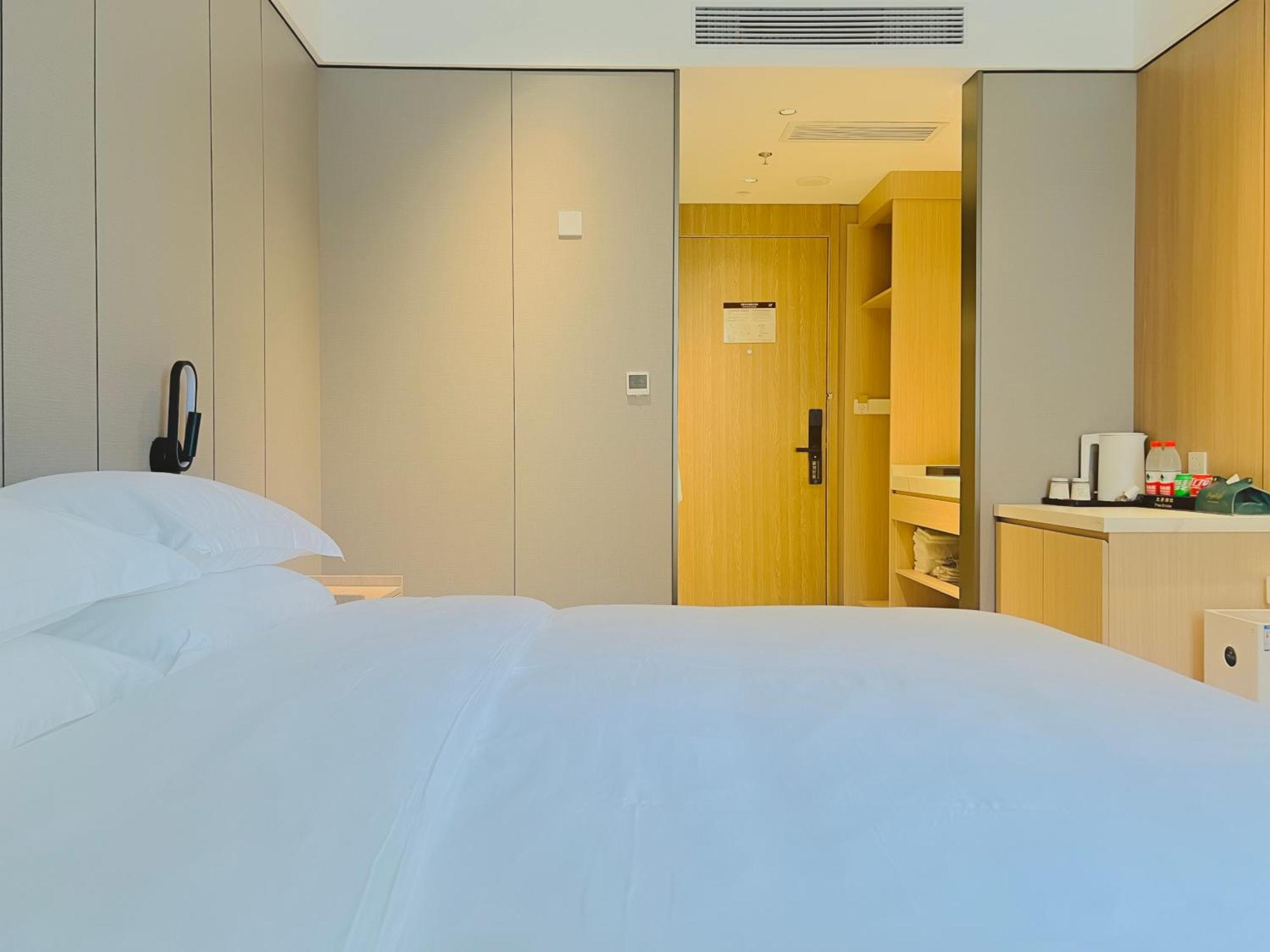 Dayin Garden Hotel -Near People'S Square & Nanjing Road-Large Social Area -Bar -Cafe -Gym -Free Laundry Luggage Storage -24H Front Desk-English Service Shanghai Exterior photo