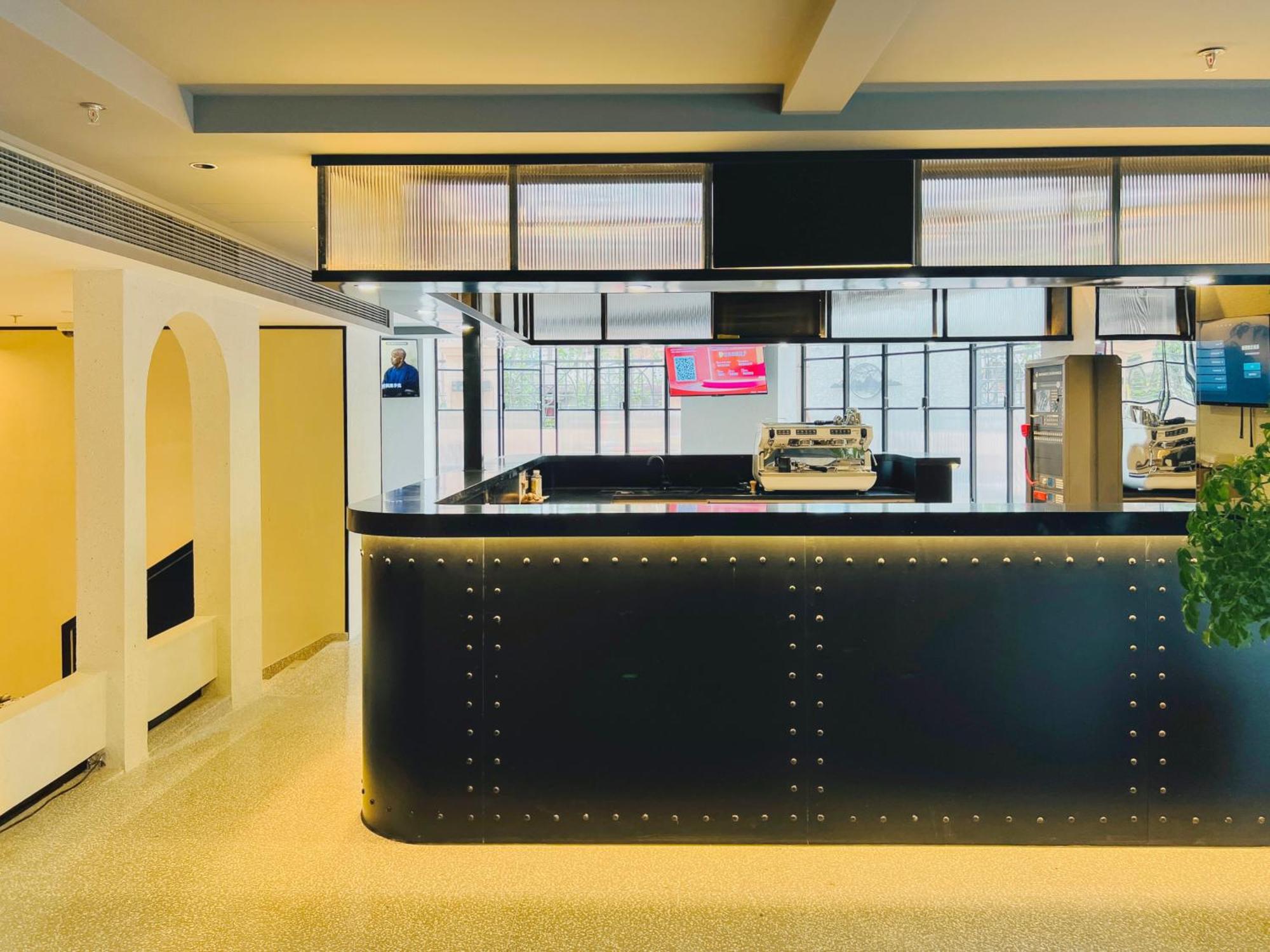 Dayin Garden Hotel -Near People'S Square & Nanjing Road-Large Social Area -Bar -Cafe -Gym -Free Laundry Luggage Storage -24H Front Desk-English Service Shanghai Exterior photo